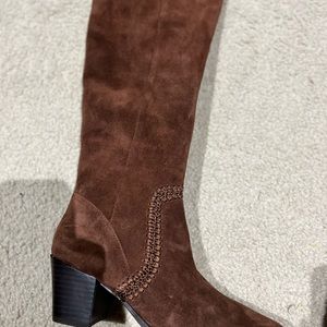 Suede cocoa brown boots size 6, never worn. Boots r by Sole Society in suede.